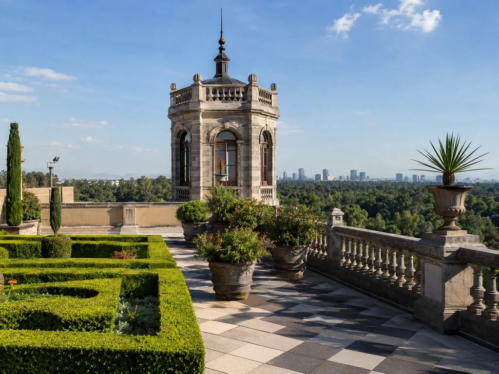 La terraza-jardín en el Castillo de Chapultepec con vista hacia el Paseo de la Reforma